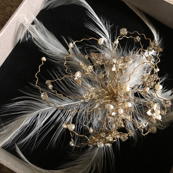 Stunning feather hairpiece - Picture 1 of 5
